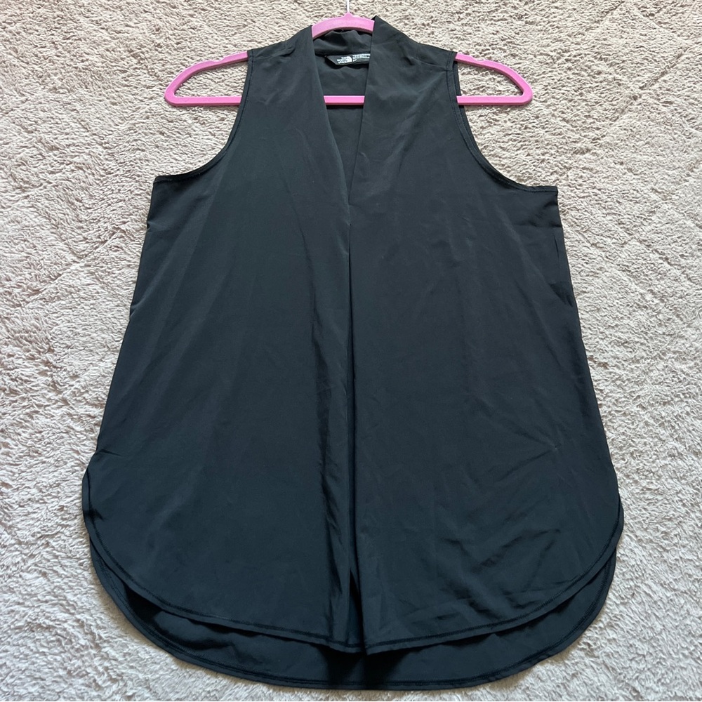 The North Face Black V-Neck Blouse Preppy Minimalist Outdoor Athleisure Size S